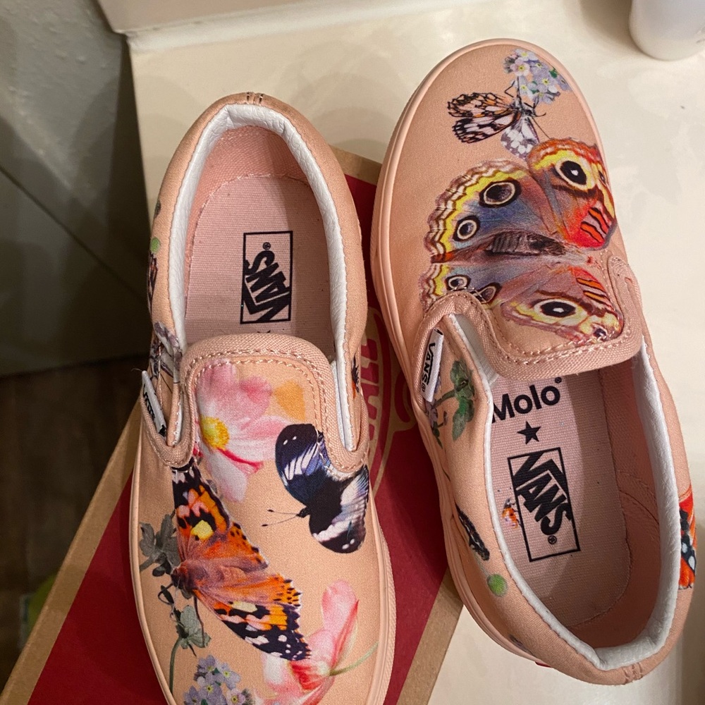 Vans - Picture 3 of 3